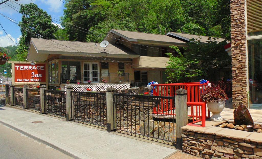 Terrace Inn On The Water Gatlinburg Exterior photo