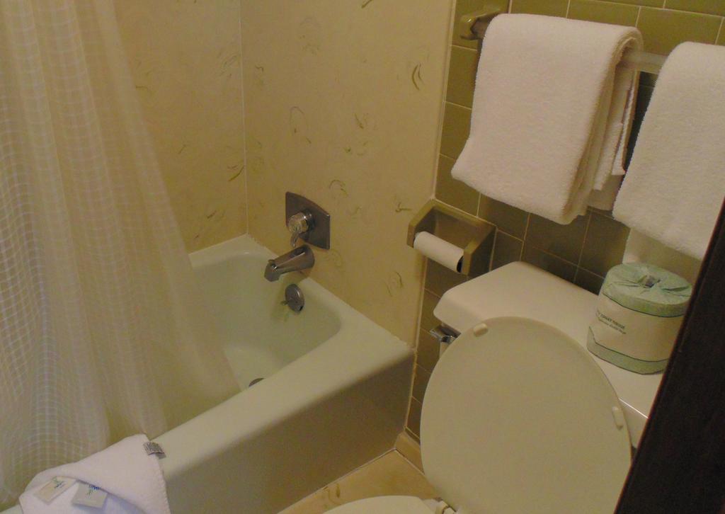Terrace Inn On The Water Gatlinburg Room photo